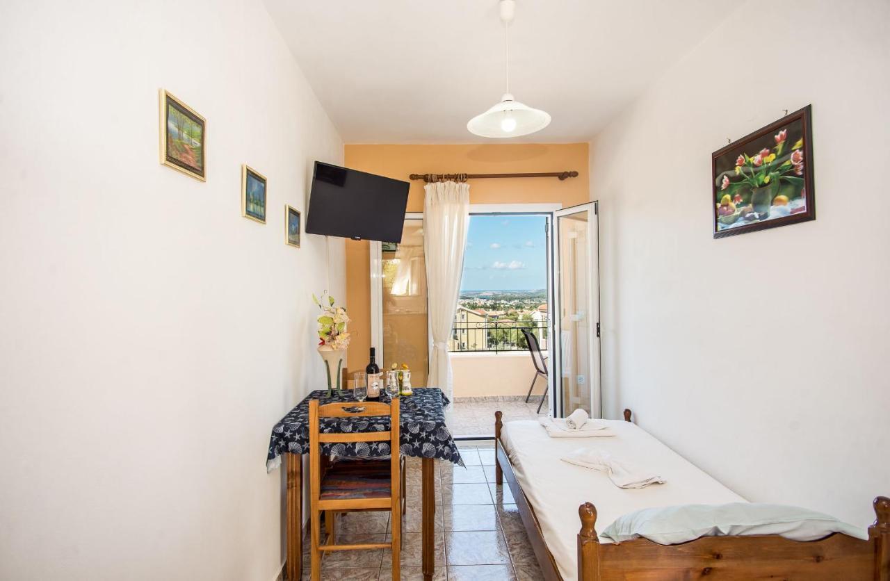 Aristotelis Apartments Razata Exterior photo