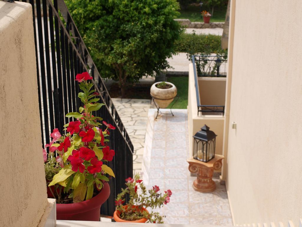 Aristotelis Apartments Razata Exterior photo